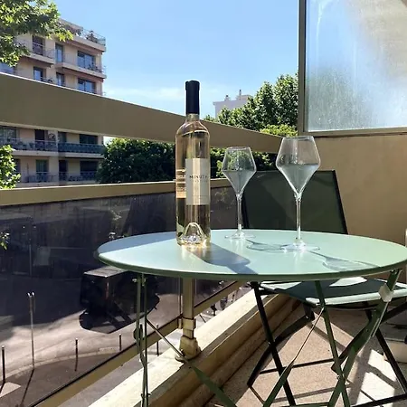 Balcon, Centre Ville, Proximite Plages, Commerces, Restaurants, Musees... * Антиб
