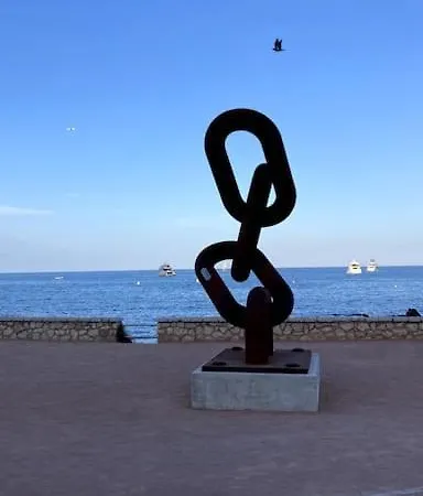 Appartement Balcon, Centre Ville, Proximité Plages, Commerces, Restaurants, Musées... *