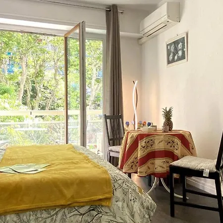 Appartement Balcon, Centre Ville, Proximité Plages, Commerces, Restaurants, Musées... *