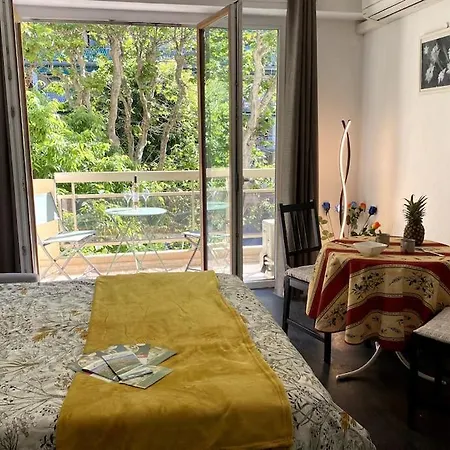 Appartement Balcon, Centre Ville, Proximité Plages, Commerces, Restaurants, Musées... *