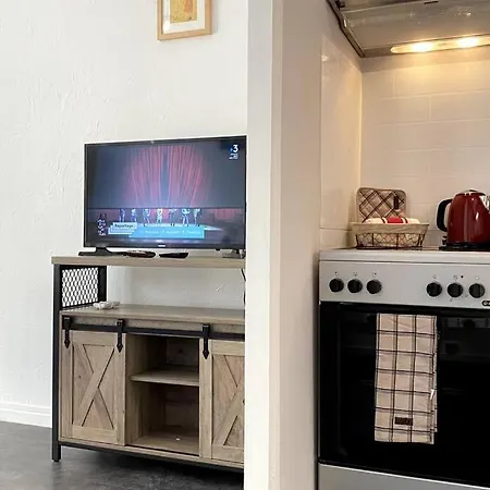 Apartment Balcon, Centre Ville, Proximite Plages, Commerces, Restaurants, Musees... Antibes