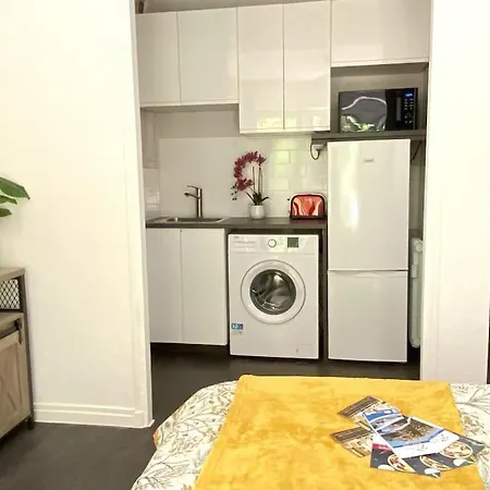 Apartment Balcon, Centre Ville, Proximite Plages, Commerces, Restaurants, Musees...