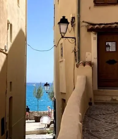 Balcon, Centre Ville, Proximite Plages, Commerces, Restaurants, Musees... Appartamento