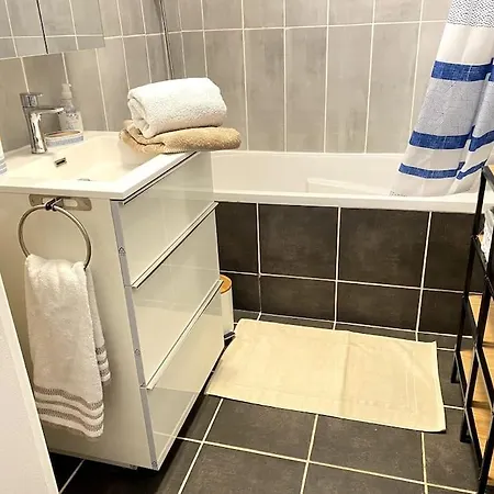 Balcon, Centre Ville, Proximite Plages, Commerces, Restaurants, Musees... Apartment *