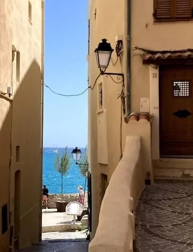 Balcon, Centre Ville, Proximite Plages, Commerces, Restaurants, Musees... Apartment