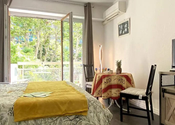 Apartment Balcon, Centre Ville, Proximite Plages, Commerces, Restaurants, Musees... *